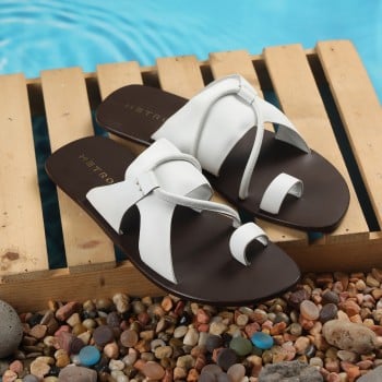 Metro Men White Casual Slippers(SKU: 16-1073-16-45)