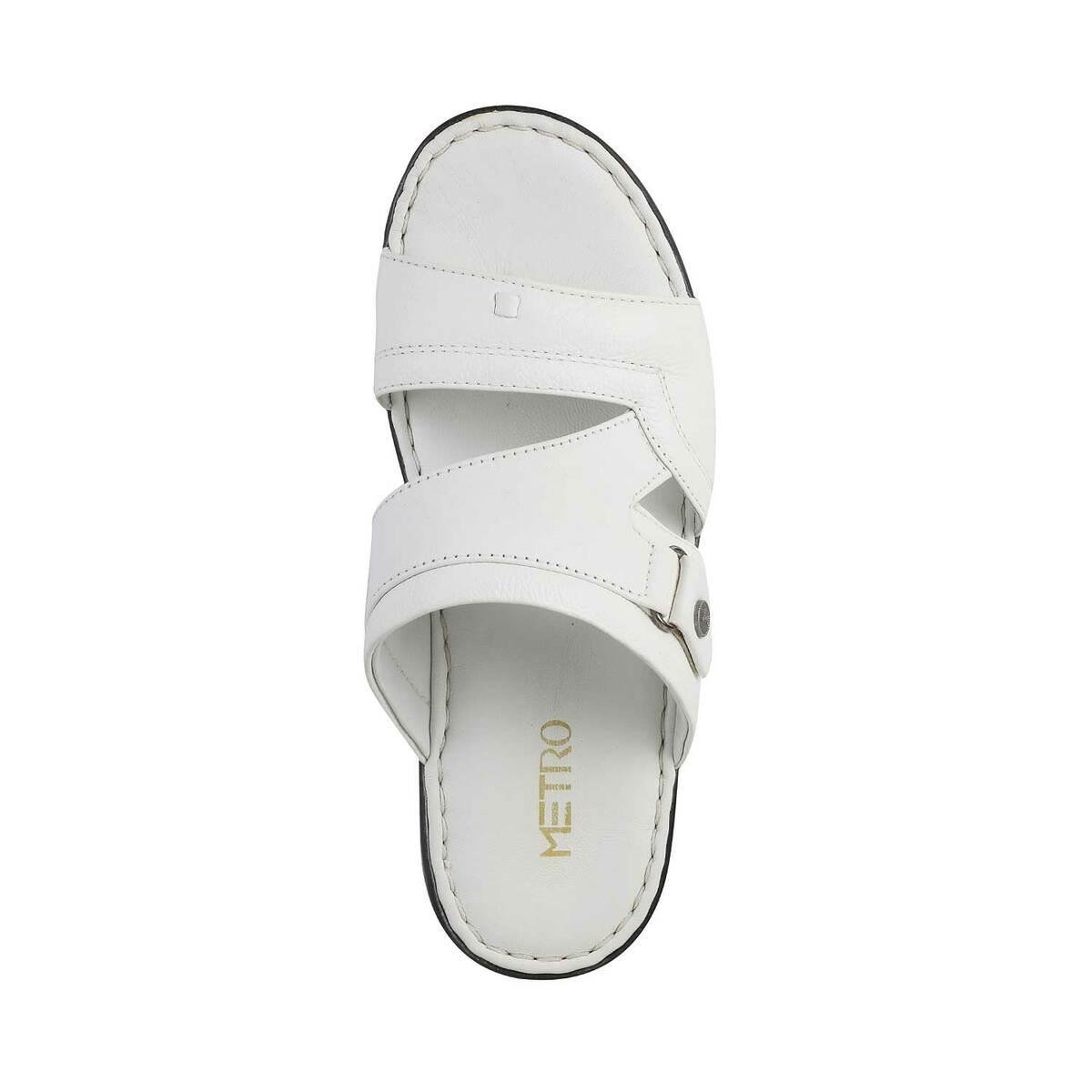 metro white chappal