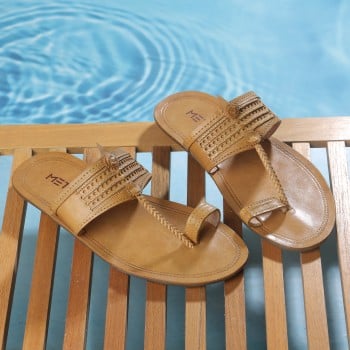 Metro Men Beige Ethnic Kolhapuris(SKU: 16-857-20-40)
