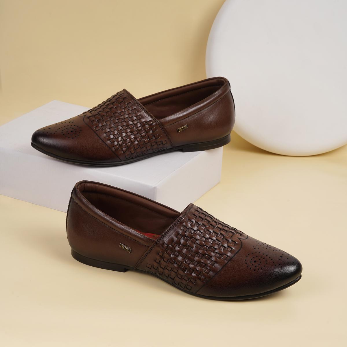 Buy Metro Men Brown Ethnic Mojaris Online SKU 18 455 12 40 Metro Shoes