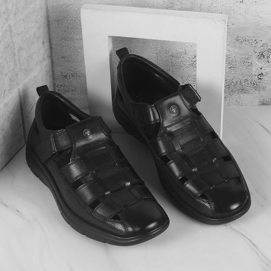 Men Black Ethnic Sandals