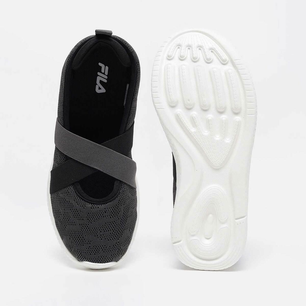 Fila black slip clearance ons