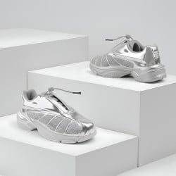 Replica 2002