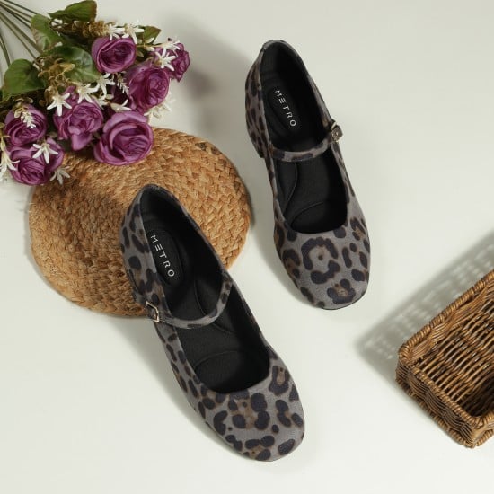 Women Black Casual Pumps