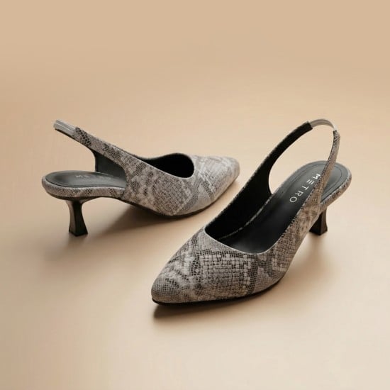 Women White Casual Sandals