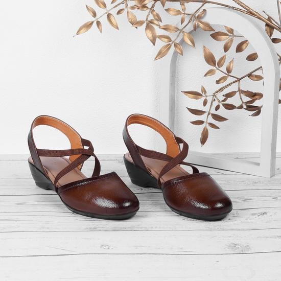 Women Rust Casual Sandals