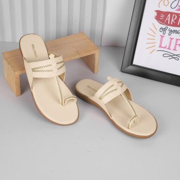 Walkway Women Beige Ethnic Kolhapuris(SKU: 32-1039-20-37)