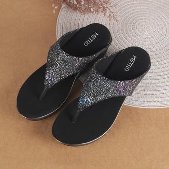 Metro Women Black Casual Slip Ons(SKU: 32-1319-11-36)
