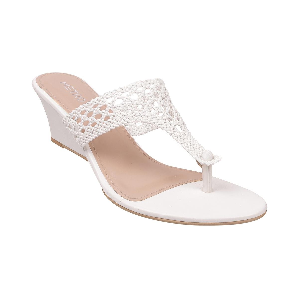 Buy White Flat Sandals for Women by WALKFREE Online | Ajio.com
