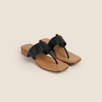 Metro Women Black-Pat Casual Slip Ons(SKU: 32-609-31-36)