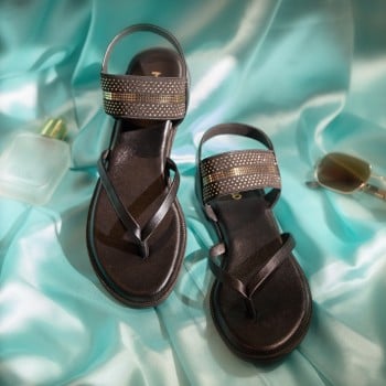 Metro Women Black Casual Sandals(SKU: 33-1184-11-36)
