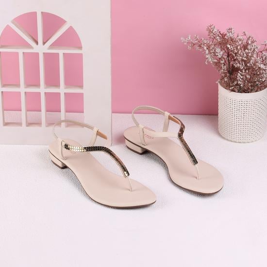 Women Off-white Casual Sandals