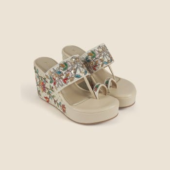 Metro Women Beige-red Ethnic Slip Ons(SKU: 34-209-89-36)