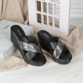Metro Women Black Casual Slip Ons(SKU: 34-259-11-36)