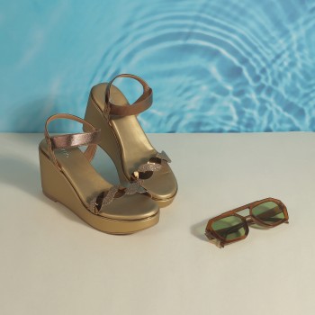 Metro Women Antic-gold Casual Sandals(SKU: 34-336-28-36)