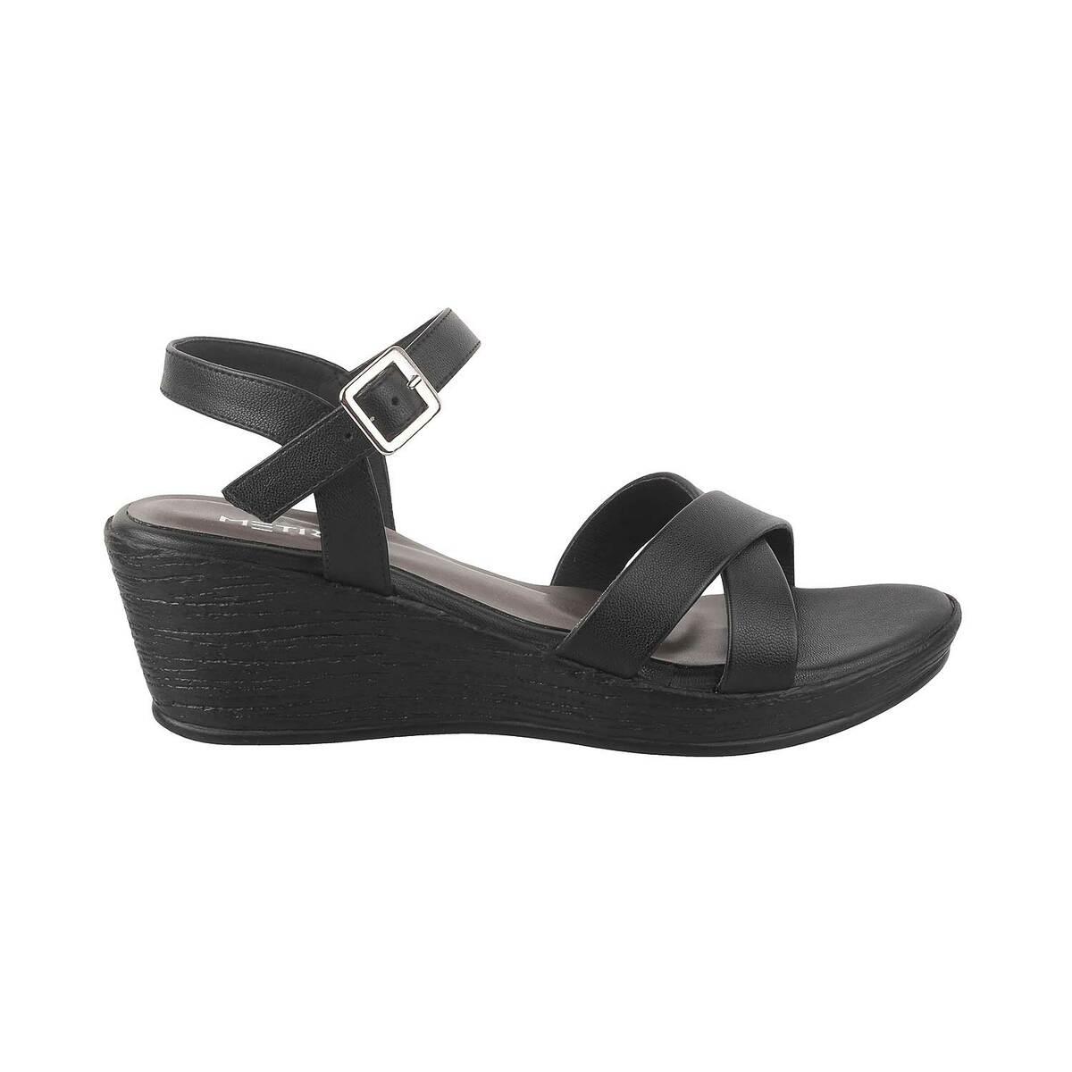 Buy Metro Black Casual Sandals Online Mochi only INR 2290 –Mochi Shoes