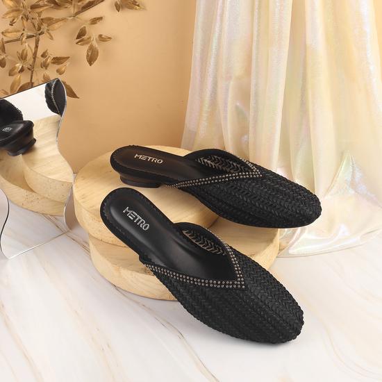 Women Black Ethnic Jutis