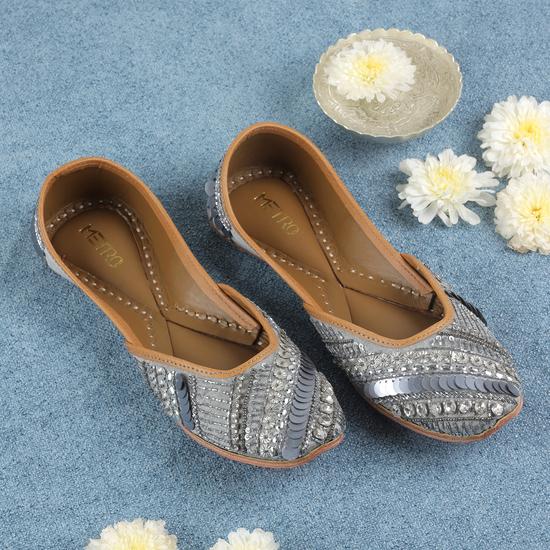 Women Gun-metal Ethnic Mojaris