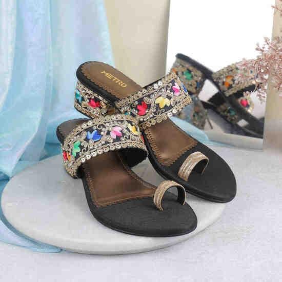 Women Black Ethnic Pumps