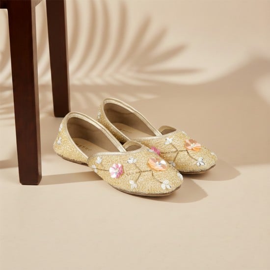 Women Gold Ethnic Jutis