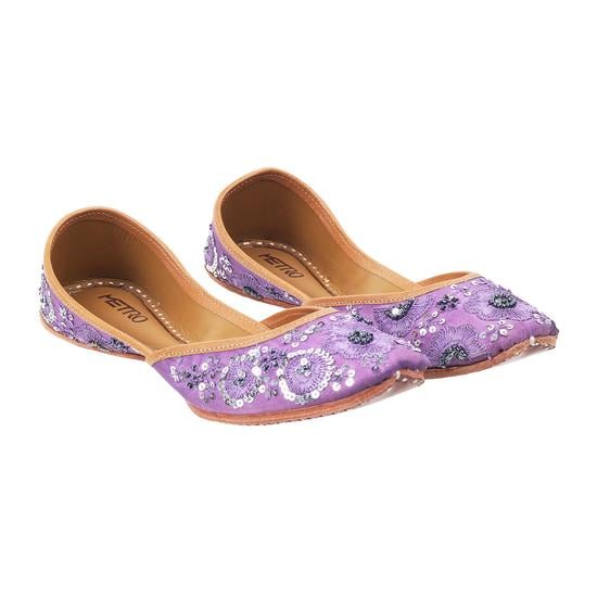 Women Purple Ethnic Mojaris