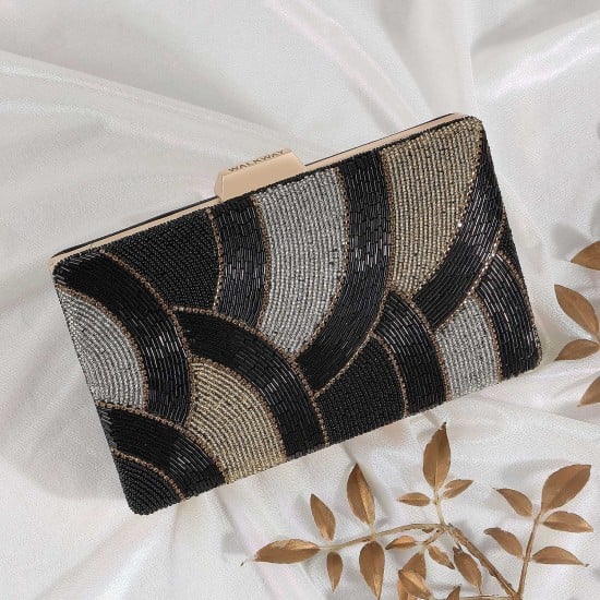 Women Black-gold Clutch