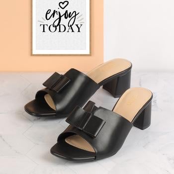 Metro Women Black Casual Slip Ons(SKU: 40-266-11-36)