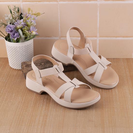 Women Off-White Casual Sandals