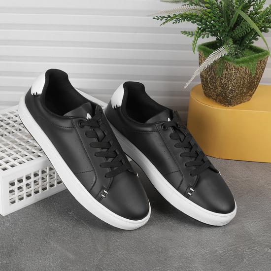 Men Black Casual Sneakers