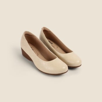 Davinchi Women Beige Formal Pumps(SKU: 75-77-20-36)