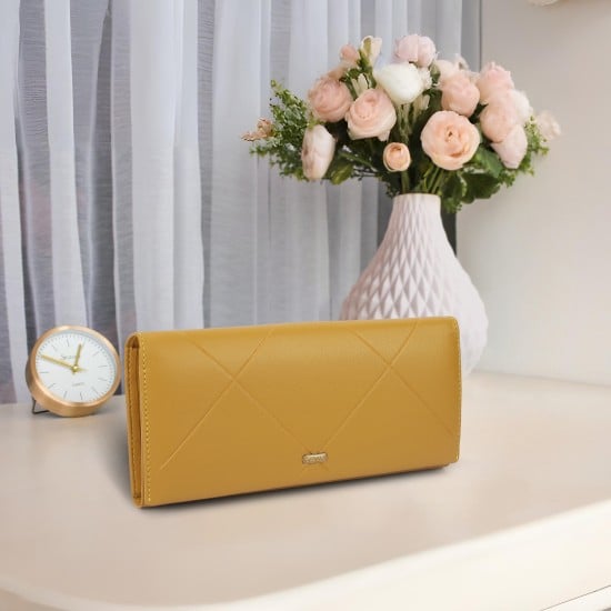 Women Tan Wallet